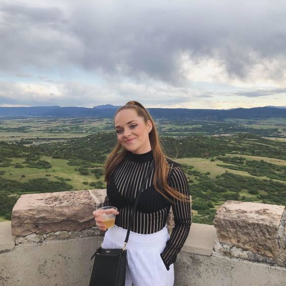 Meet your Posher, Nicole - Picture 1 of 1